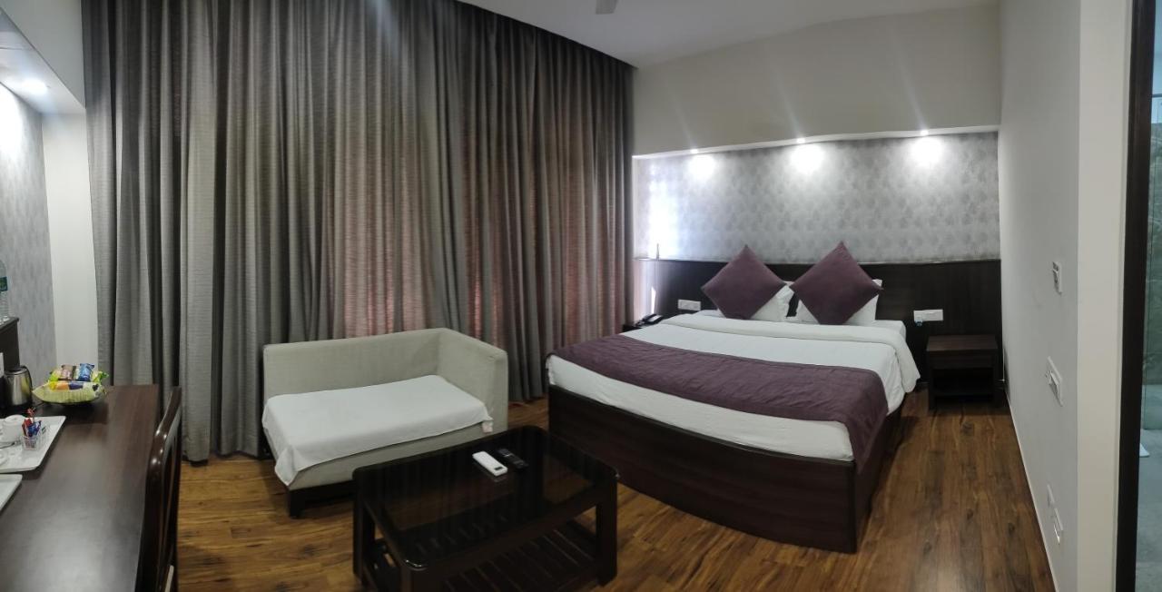 Hotel The Great Ganga Рішикеш Екстер'єр фото