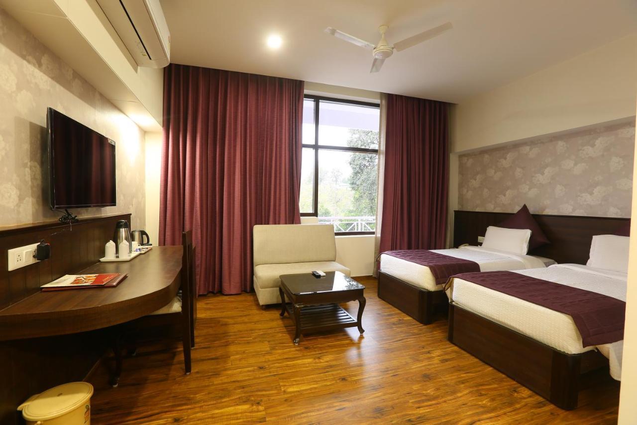 Hotel The Great Ganga Рішикеш Екстер'єр фото