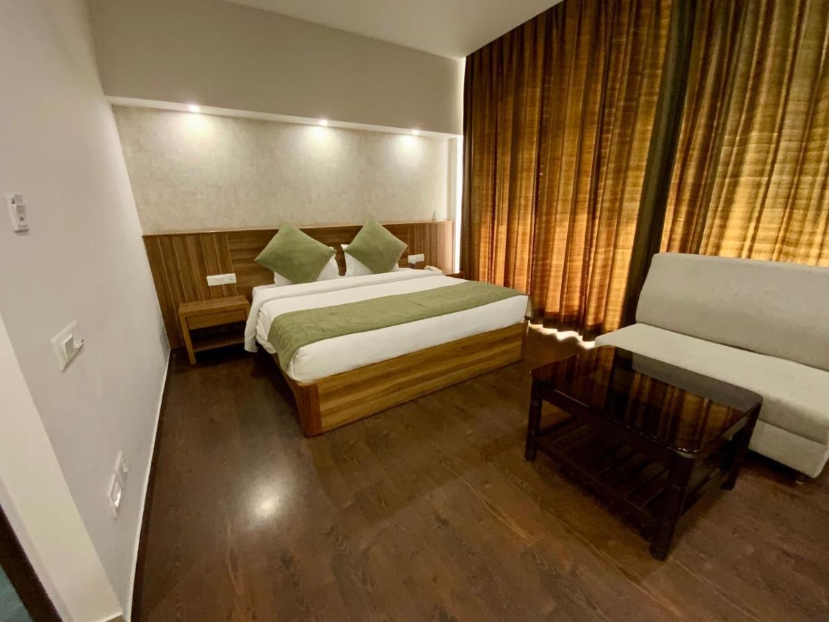 Hotel The Great Ganga Рішикеш Екстер'єр фото