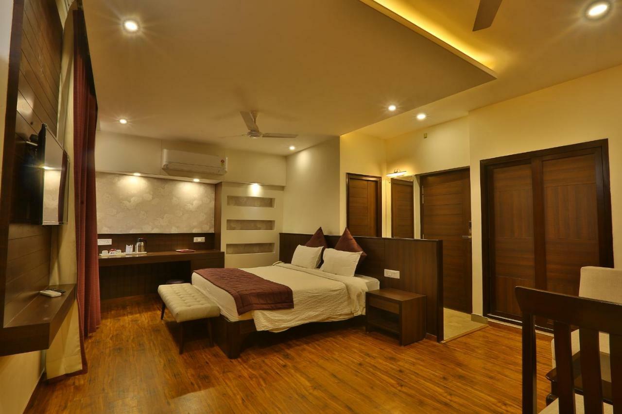 Hotel The Great Ganga Рішикеш Екстер'єр фото