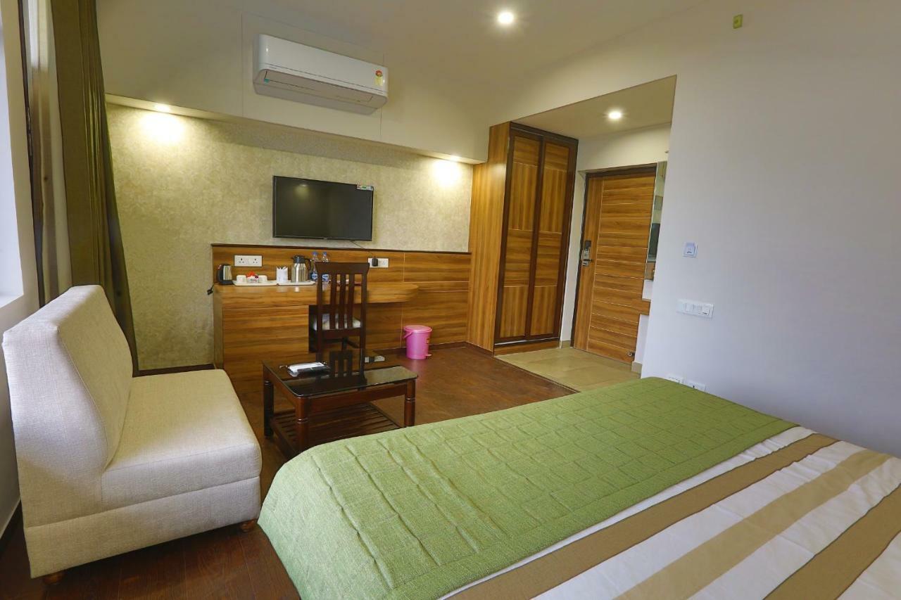Hotel The Great Ganga Рішикеш Екстер'єр фото